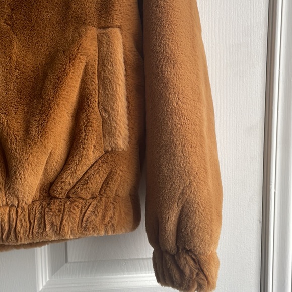 Caramel Faux Fur Jacket (US S) - Picture 4 of 7